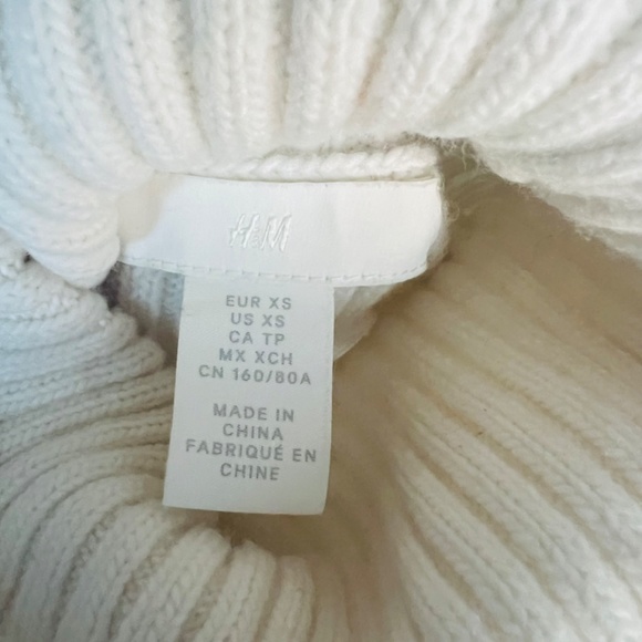 H&M Wool Oversized Sweater - Picture 2 of 3